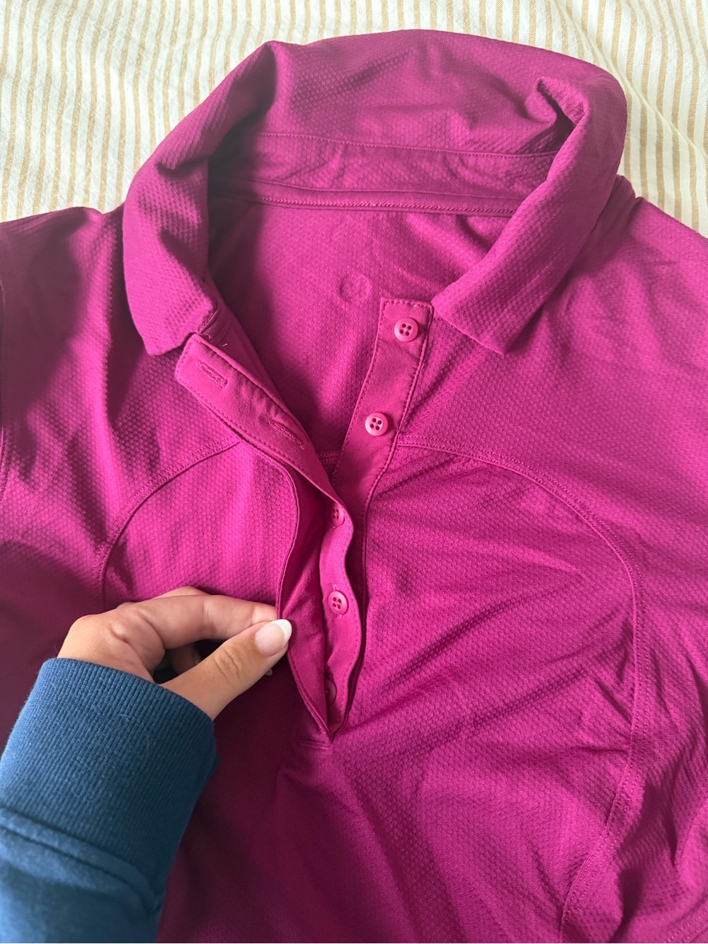 Lulu lemon women’s golf polo - magenta - Picture 4 of 4